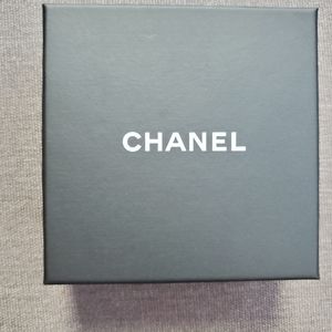 Chanel necklace box